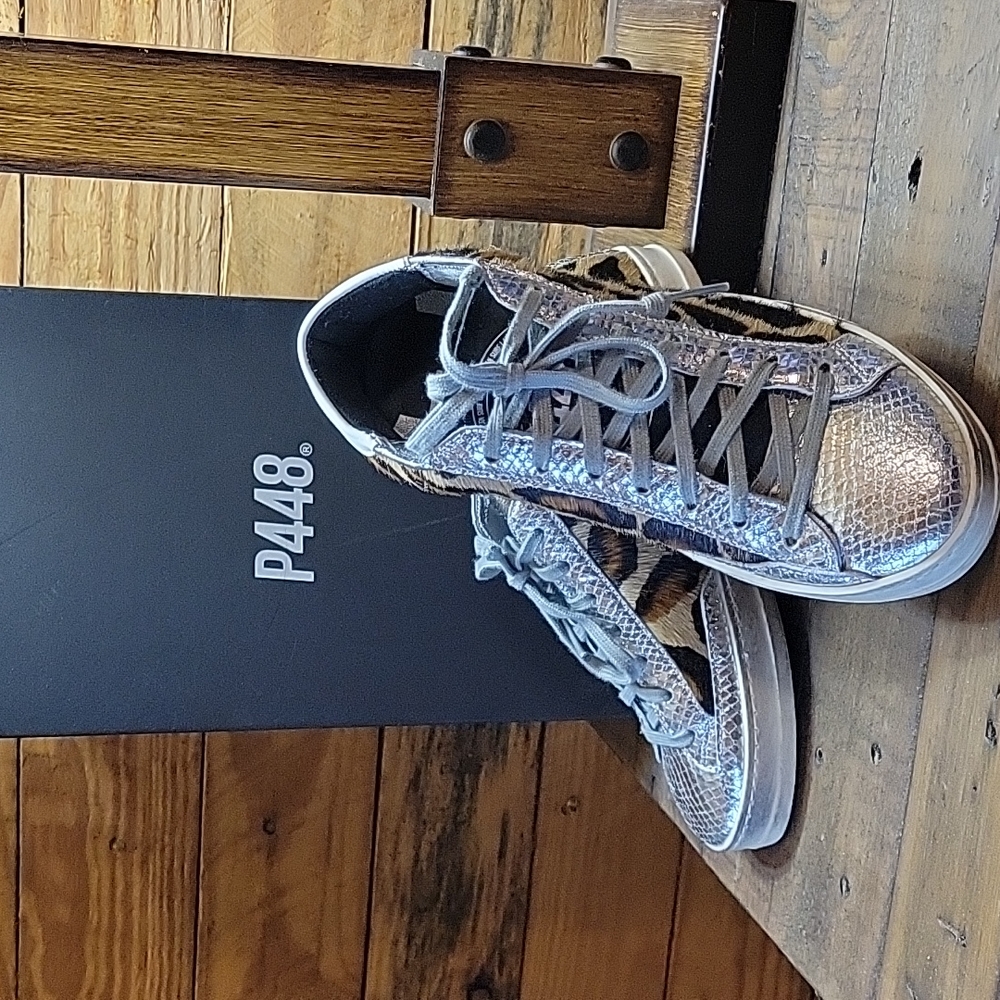 New Never worn Leopard Print P448 Sneakers